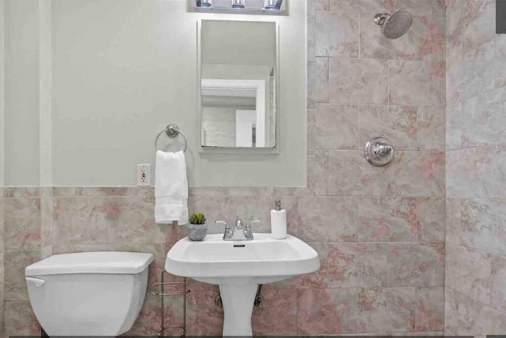 Glover Park/Georgetown Oasis With Parking Apartment Вашингтон Екстериор снимка