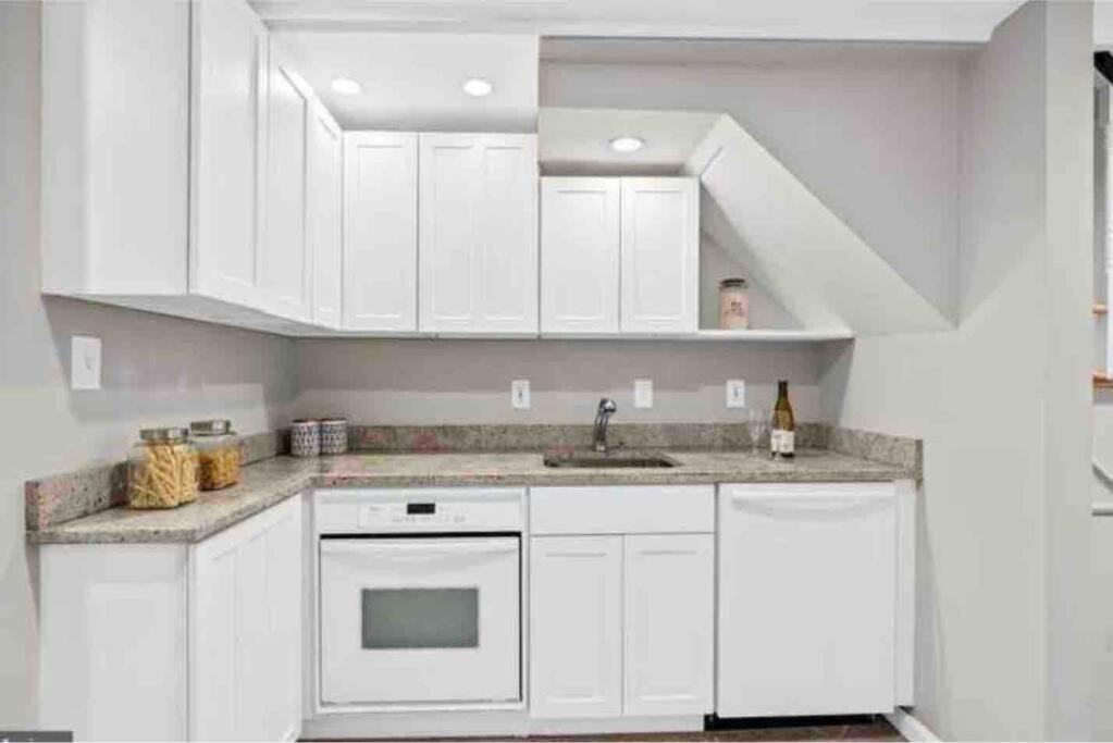 Glover Park/Georgetown Oasis With Parking Apartment Вашингтон Екстериор снимка